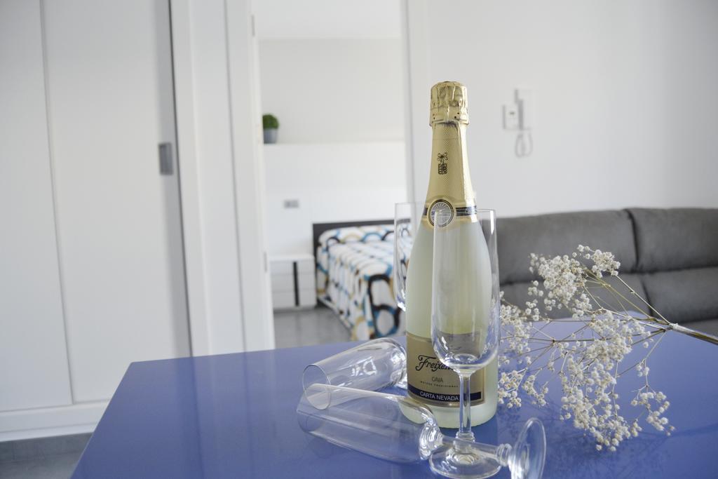 Apartamentos Turisticos Clavero Αλμάγκρο Δωμάτιο φωτογραφία